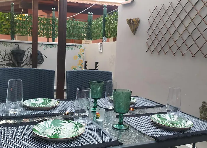 Enjoy Hospitallity At Fully Equipped Apartment With Free Parking- Happy Place