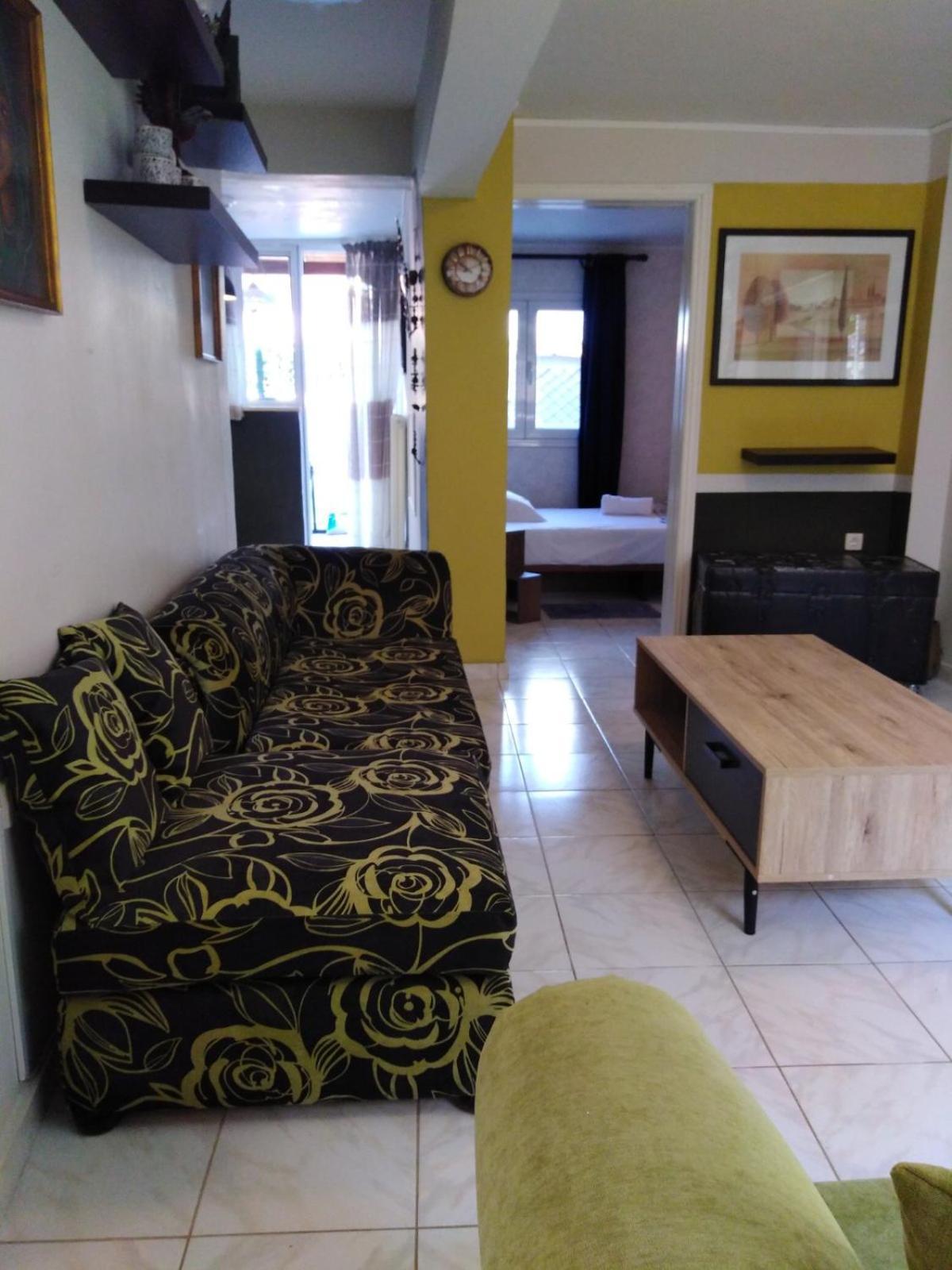 Enjoy Hospitallity At Fully Equipped With Free Parking- Happy Place *