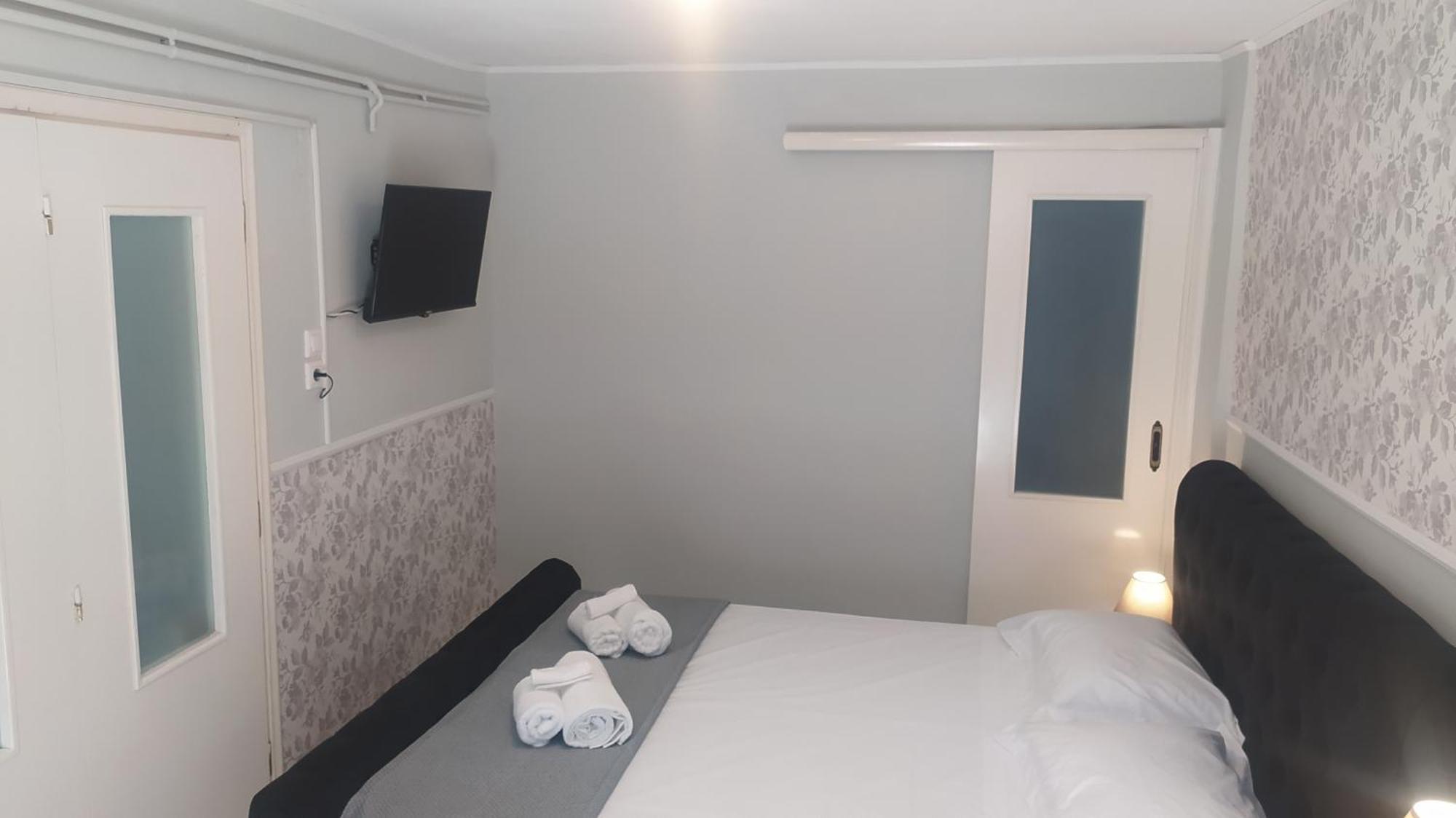 Enjoy Hospitallity At Fully Equipped With Free Parking- Happy Place Apartment *
