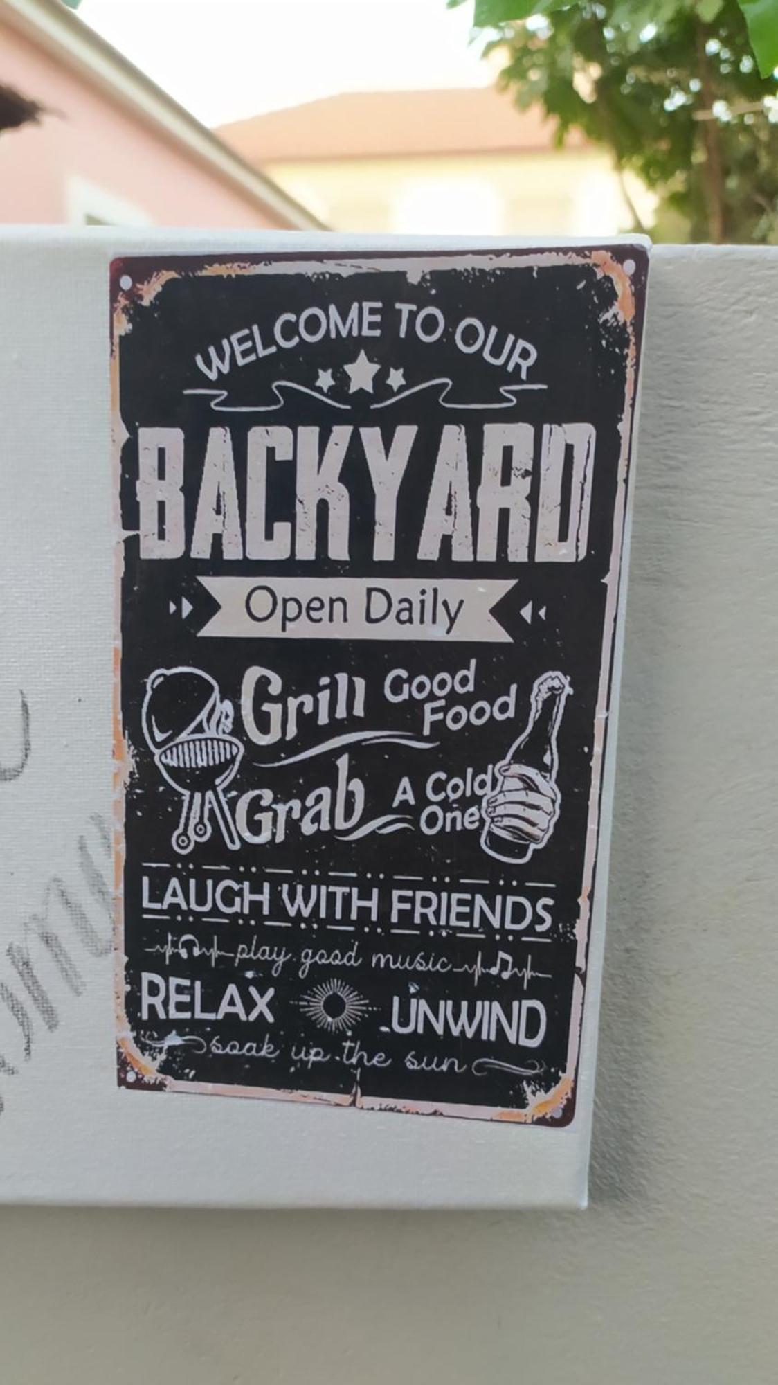 Enjoy Hospitallity At Fully Equipped With Free Parking- Happy Place